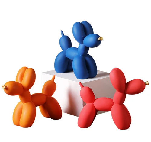 Balloon Dog Sculpture with Gold Nose